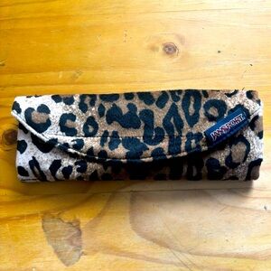 Jansport - Leopard Travel Case